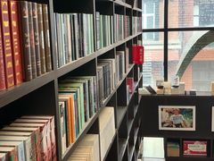 -钟书阁(松江泰晤士小镇店)