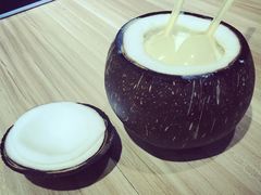-志龙皇冠吃货椰子铺