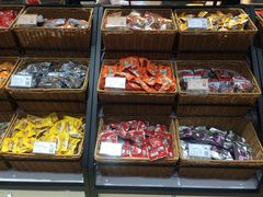 -来伊份1038(新村路三店)