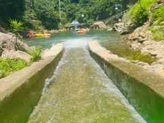 -安吉龙王山峡谷漂流