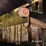 这里是青岛｜初秋夜晚的古唐小镇如同仙境🏯