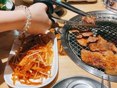 -极简·炭火烤肉主题餐厅·龙虾烧烤·烤羊排(宝龙店)