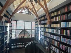 -钟书阁(松江泰晤士小镇店)