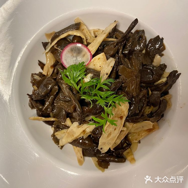 这家烤鸭店比大董不差