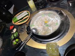 -凤园椰珍·臻品椰子鸡(保利时光里店)