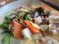 -大头虾越式风味餐厅(光明广场店)