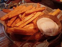-SISTERS BAR RESTAURANT川意酒馆(嘉善老市H楼店)