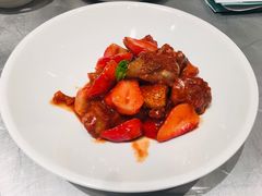 草莓炒排骨-姚姚酸菜鱼·金戈戈香港豉油鸡(喜荟城联名店)