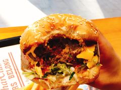 -The Habit Burger Grill 哈比特汉堡(复兴soho店)