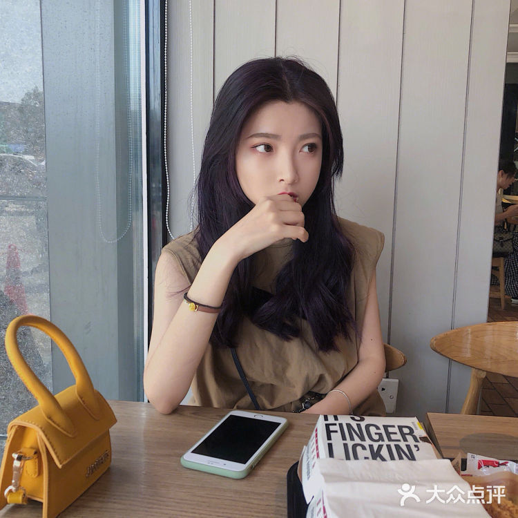   低调欧美风深葡萄紫  不漂发也可以美美哒 