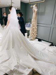 点击看大图 -GRACE KELLY婚纱与礼服(北京店)