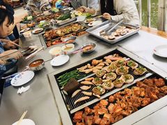 -三圣里·中餐宴请·自助烤肉·烤全羊·柴火鸡(旗舰店)