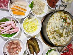 -德林酸菜鱼火锅(南丹店)