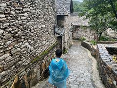 -高荡千年布依古寨旅游景区