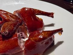 脆皮玻璃乳鸽-甄御•海鲜新青岛菜(麦岛店)