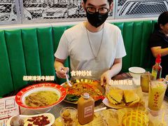 -七爷清汤腩·港式茶餐厅(世博店)