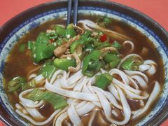 辣椒炒肉-津市刘聋子粉馆岳阳总店