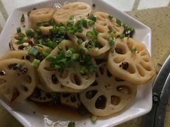 -东巴谷野生菌火锅餐厅
