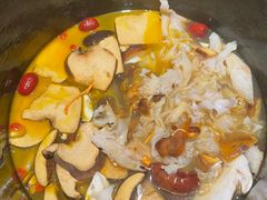 -野·大山里野生菌石锅土鸡(益田假日店)