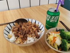 -红猪卤肉饭(大西洋美食城店)