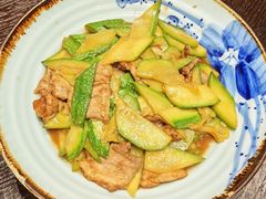 -丽华园·武汉地标楚菜餐厅(青山江滩店)