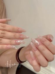 -花岐款式专研健康美甲沙龙