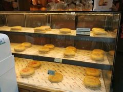 面包甜点陈列柜-百饼园(南后街店)