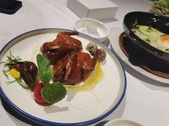 红烧乳鸽-天瑞轩·粤菜餐厅