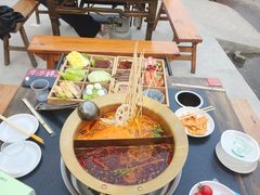 -娜姐鲜牛肉串串火锅(藏龙岛店)