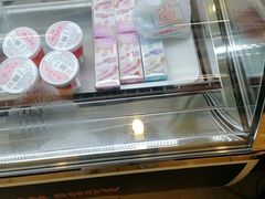 -红宝石·鲜奶小方·海派西点房(丰庄店)