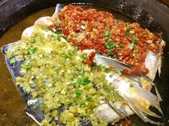 剁椒鱼头-阿瓦山寨·湘菜现炒·剁椒鱼头王(咸阳总店)