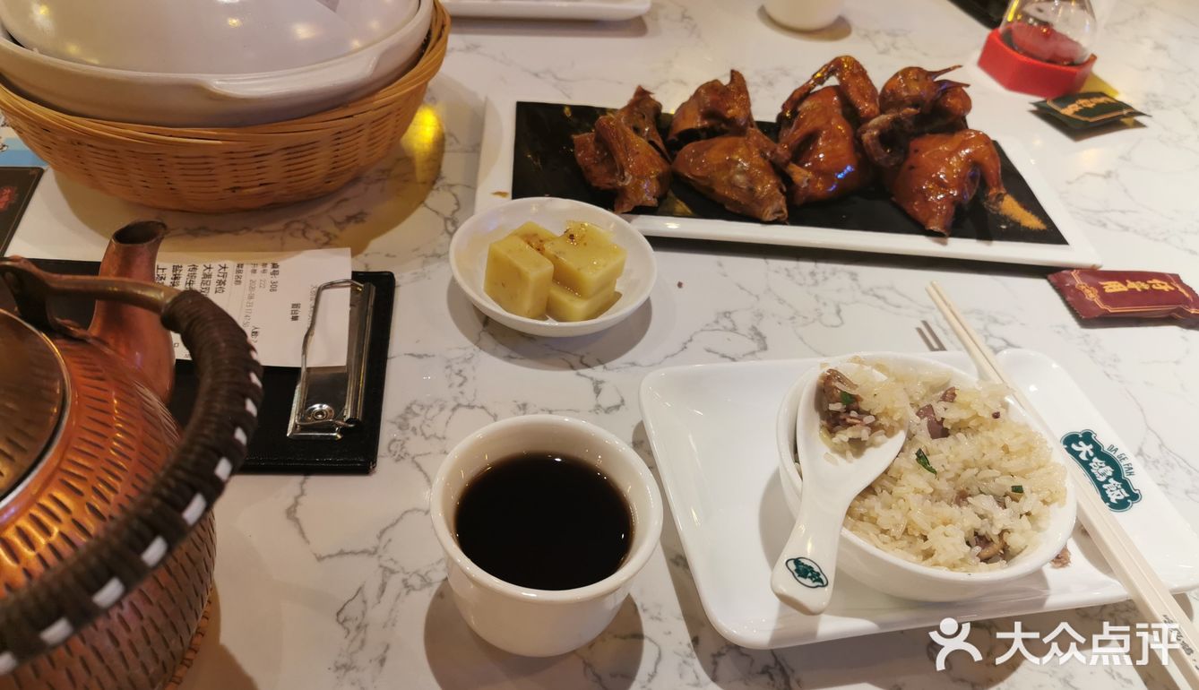 乳鸽口味还好，没有爆汁的惊喜