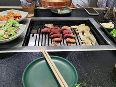 -臻牛烤肉