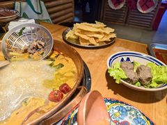 -洱火云南酸菜牛肉火锅(石景山当代商城店)