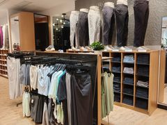 -lululemon(上海浦东IFC店)