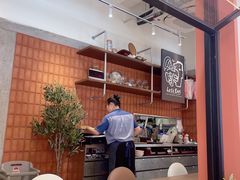 -必胜客(上海华谊新所店)