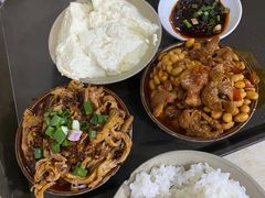 -董哥山城碗碗香(美专校街店)