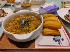 酸辣汤配油条-隆喜元鱼汤包·海鲜(中联广场店)