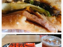 麻辣香锅风味鸡腿堡-肯德基(西安兴庆店)