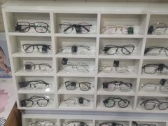 -诺柯视眼镜-蔡司依视路官方工厂店(淞南一店)