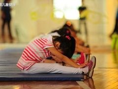 -悦动体能篮球羽毛球网球(三里河店)