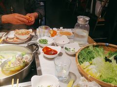 -尚尚仙·酸汤猪手·猪肚鸡火锅(华联万柳购物中心店)