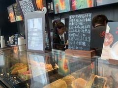 面包甜点陈列柜-星巴克(来福士办公楼店)