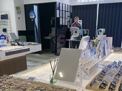 -三目眼镜·蔡司视觉合作店(青浦宝龙店)