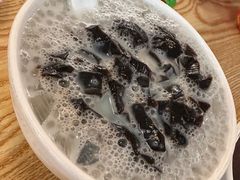 仙草果拼九毛膏-翁林甜品