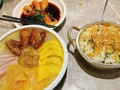 -月枫江南小馆(绿地缤纷广场店)