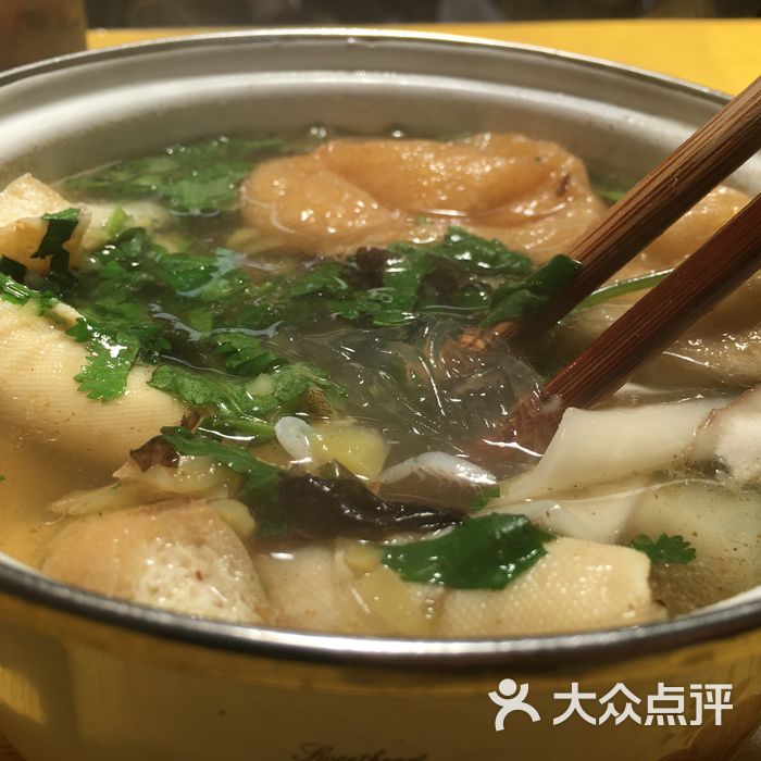 油豆腐粉丝汤砂锅