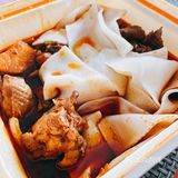 上海美食｜宅在家里可以吃到的大盘鸡🐔 