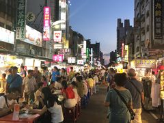 -六合夜市