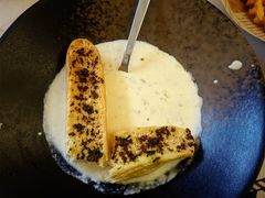 奶油蘑菇汤配蒜香面包-大象厨房(重庆道店)